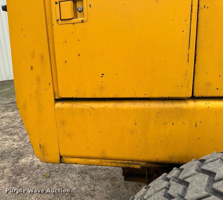 image for item EB2477 1986 John Deere 770BH motor grader