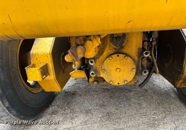 image for item EB2477 1986 John Deere 770BH motor grader