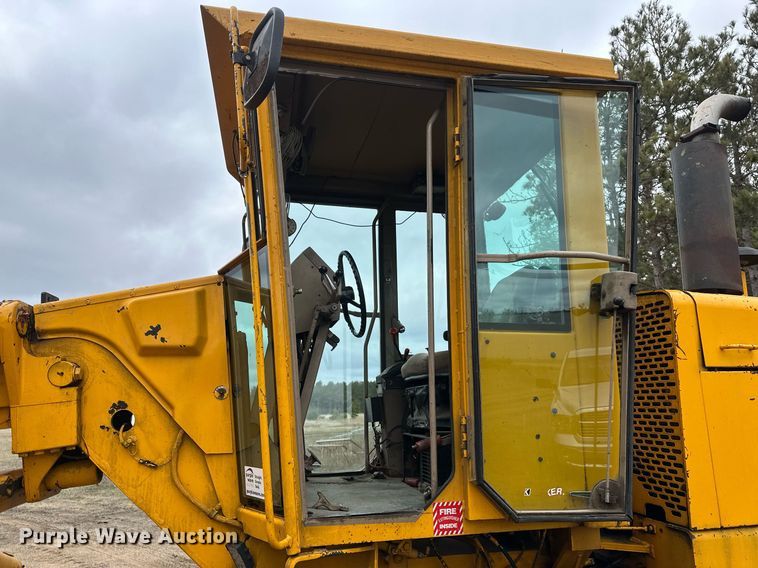 image for item EB2477 1986 John Deere 770BH motor grader