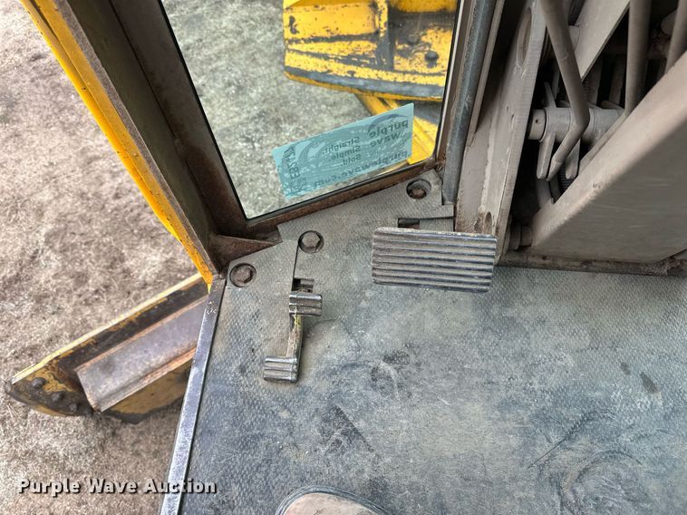 image for item EB2477 1986 John Deere 770BH motor grader