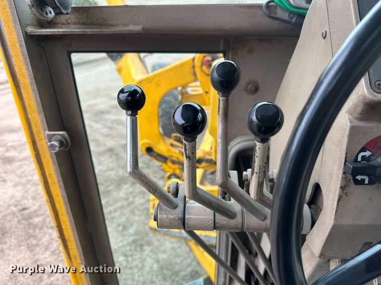 image for item EB2477 1986 John Deere 770BH motor grader