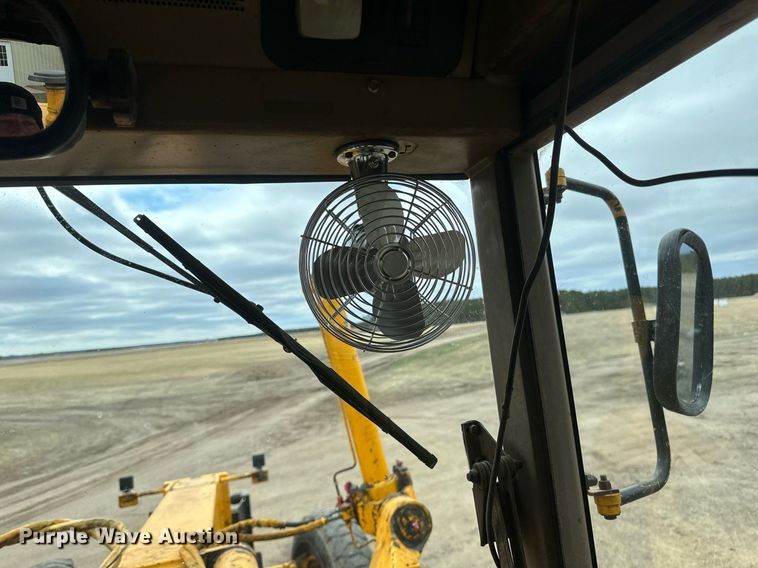 image for item EB2477 1986 John Deere 770BH motor grader