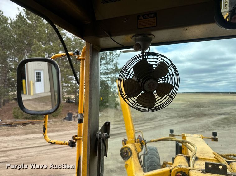 image for item EB2477 1986 John Deere 770BH motor grader