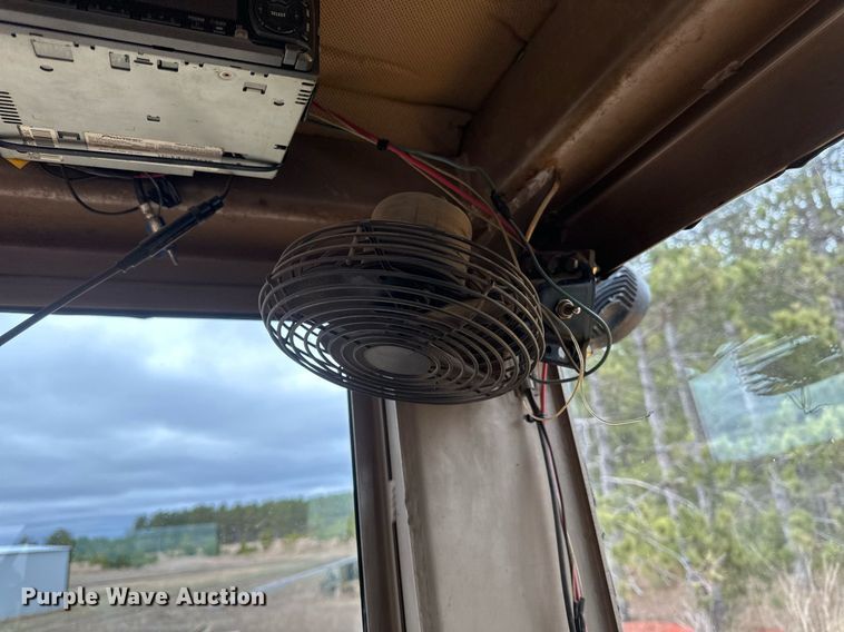 image for item EB2477 1986 John Deere 770BH motor grader