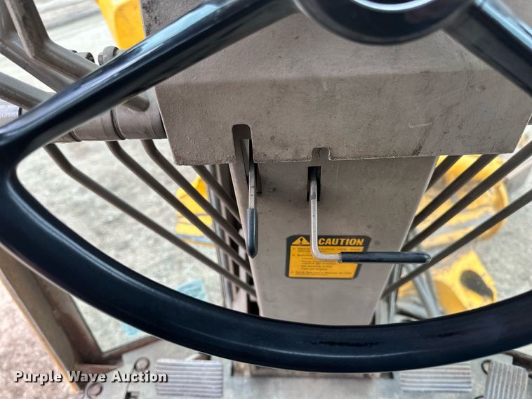 image for item EB2477 1986 John Deere 770BH motor grader