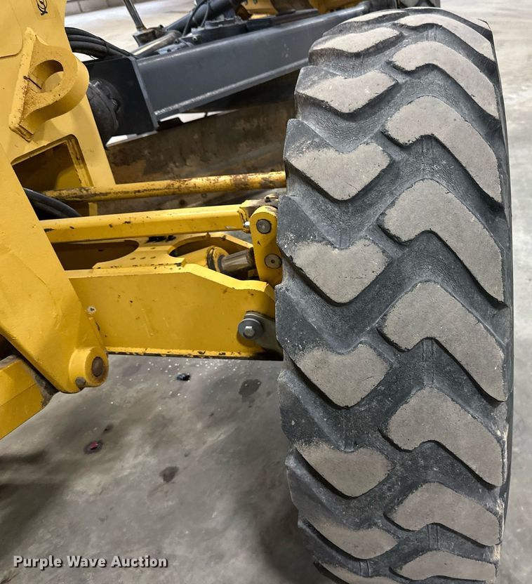 image for item EB2477 1986 John Deere 770BH motor grader