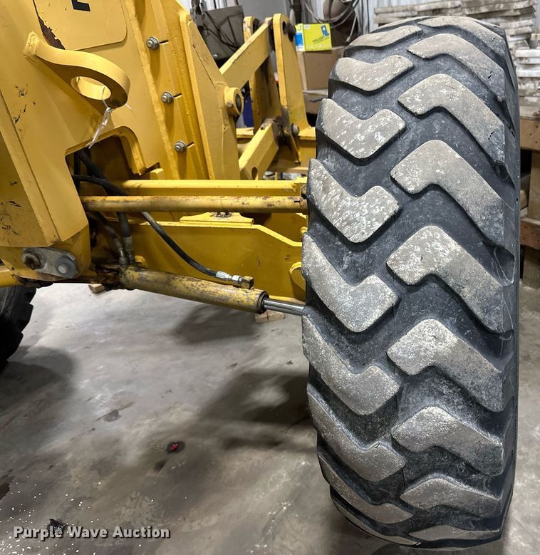 image for item EB2477 1986 John Deere 770BH motor grader