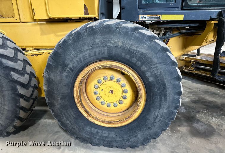 image for item EB2477 1986 John Deere 770BH motor grader