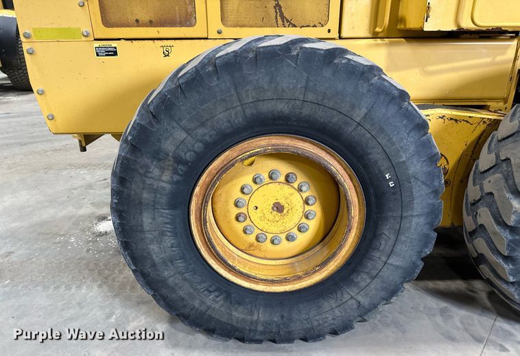 image for item EB2477 1986 John Deere 770BH motor grader