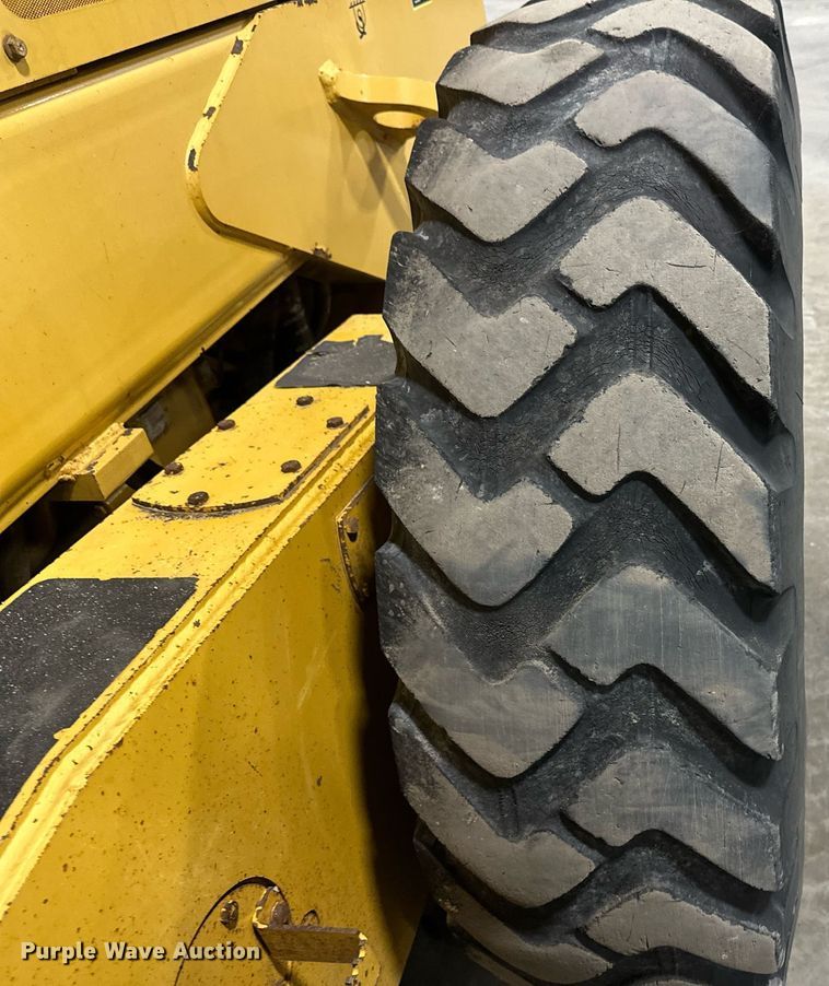 image for item EB2477 1986 John Deere 770BH motor grader