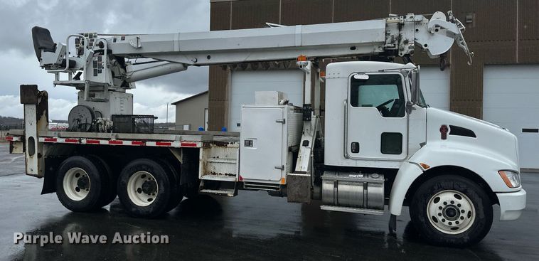 image for item EB2504 2009 Kenworth T370 digger derrick truck