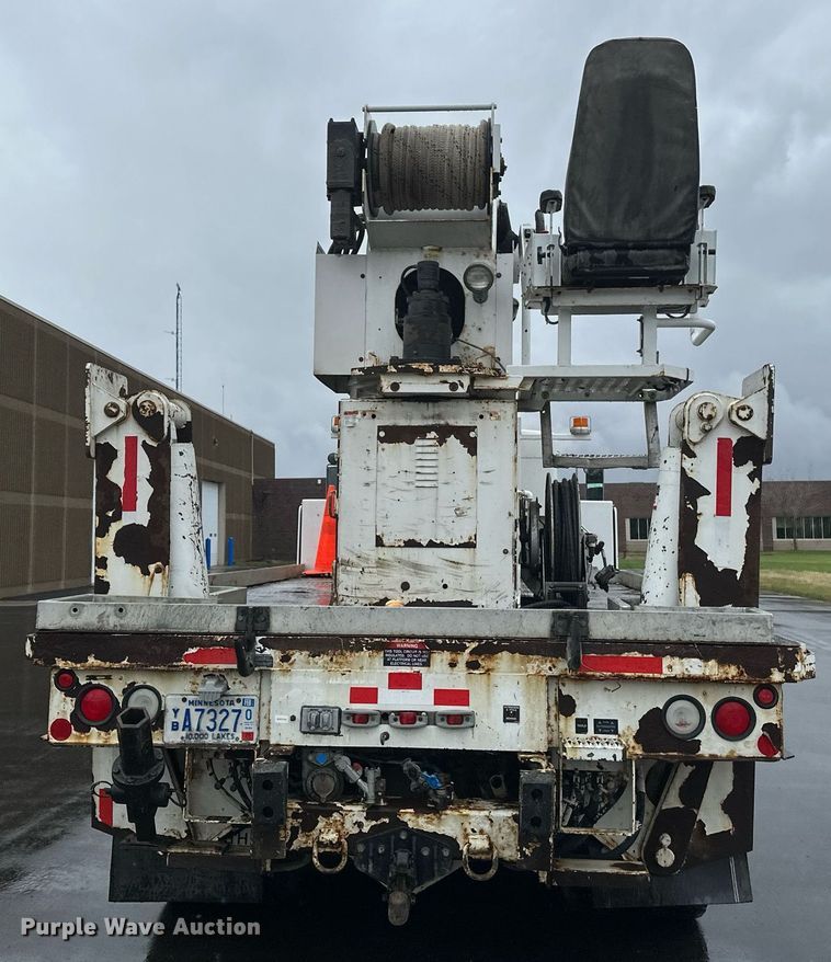 image for item EB2504 2009 Kenworth T370 digger derrick truck