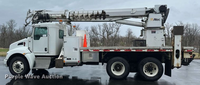 image for item EB2504 2009 Kenworth T370 digger derrick truck