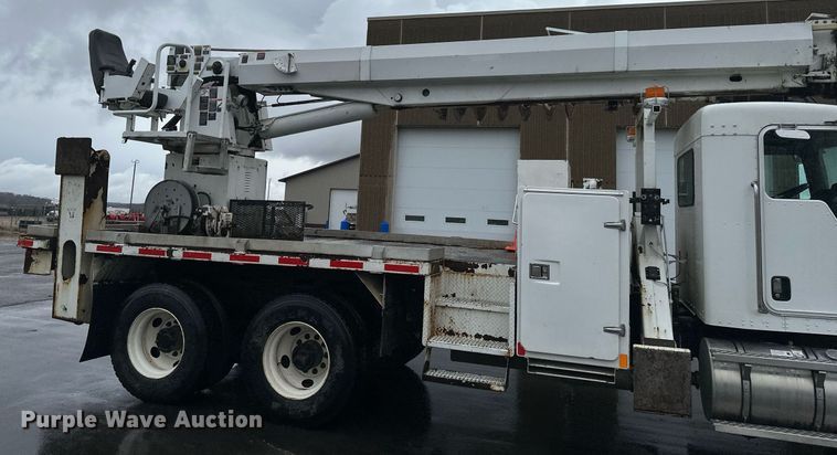 image for item EB2504 2009 Kenworth T370 digger derrick truck