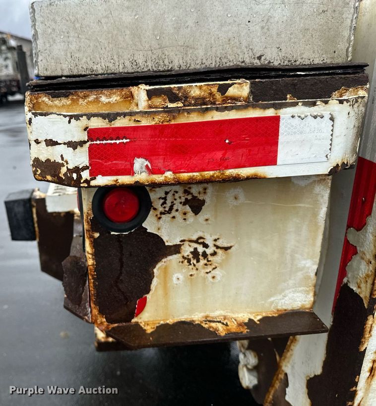 image for item EB2504 2009 Kenworth T370 digger derrick truck