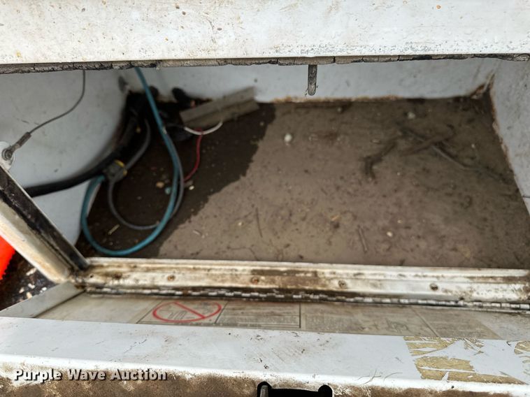 image for item EB2504 2009 Kenworth T370 digger derrick truck