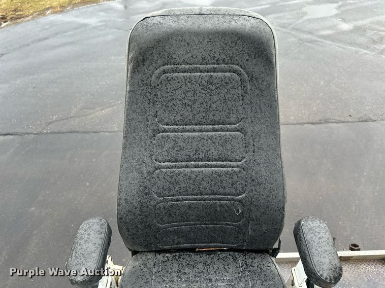 image for item EB2504 2009 Kenworth T370 digger derrick truck