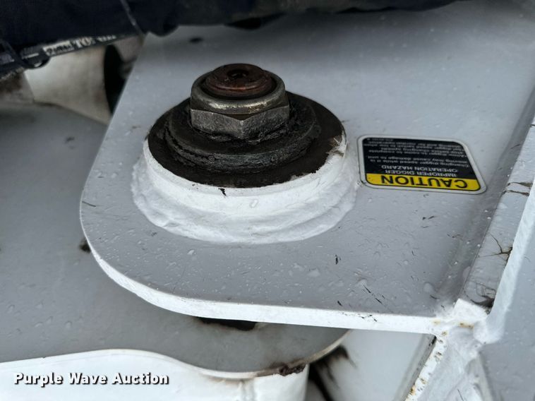 image for item EB2504 2009 Kenworth T370 digger derrick truck