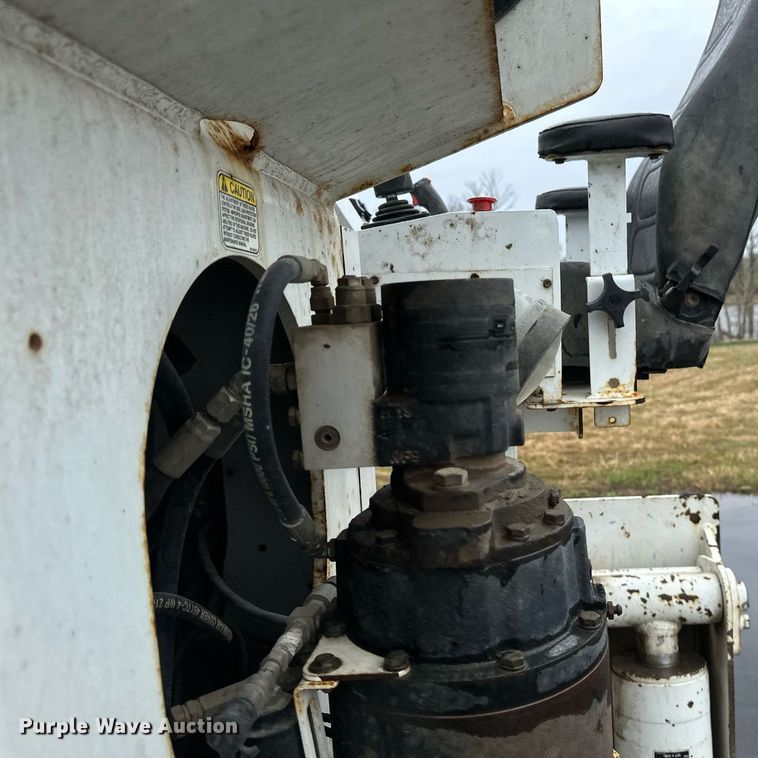 image for item EB2504 2009 Kenworth T370 digger derrick truck