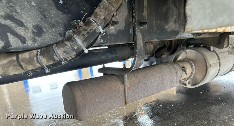 image for item EB2504 2009 Kenworth T370 digger derrick truck