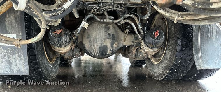 image for item EB2504 2009 Kenworth T370 digger derrick truck