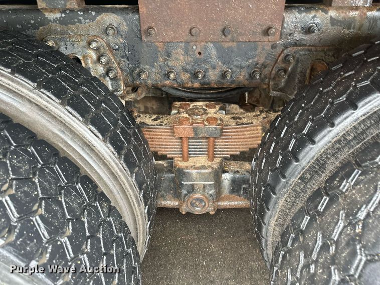 image for item EB2504 2009 Kenworth T370 digger derrick truck