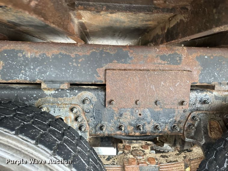 image for item EB2504 2009 Kenworth T370 digger derrick truck