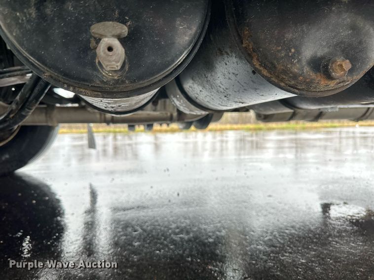 image for item EB2504 2009 Kenworth T370 digger derrick truck