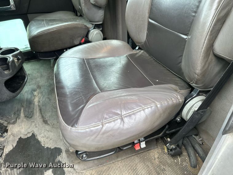 image for item EB2504 2009 Kenworth T370 digger derrick truck