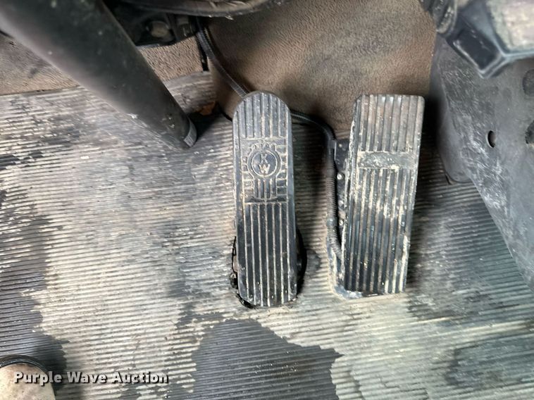 image for item EB2504 2009 Kenworth T370 digger derrick truck