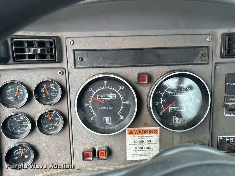 image for item EB2504 2009 Kenworth T370 digger derrick truck