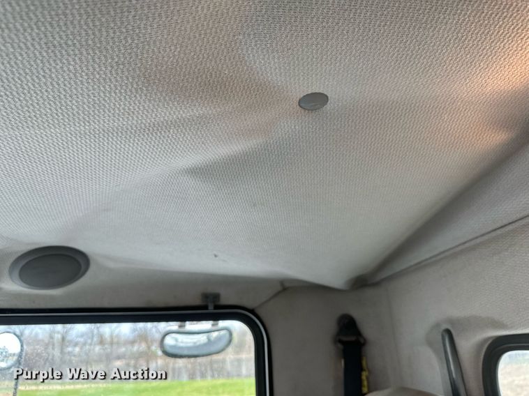 image for item EB2504 2009 Kenworth T370 digger derrick truck