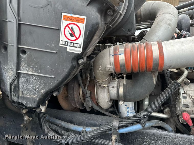 image for item EB2504 2009 Kenworth T370 digger derrick truck