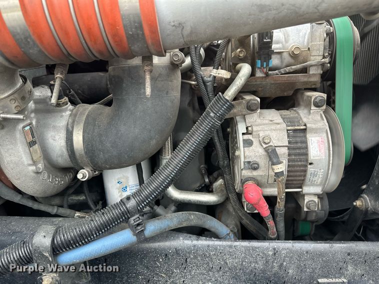 image for item EB2504 2009 Kenworth T370 digger derrick truck