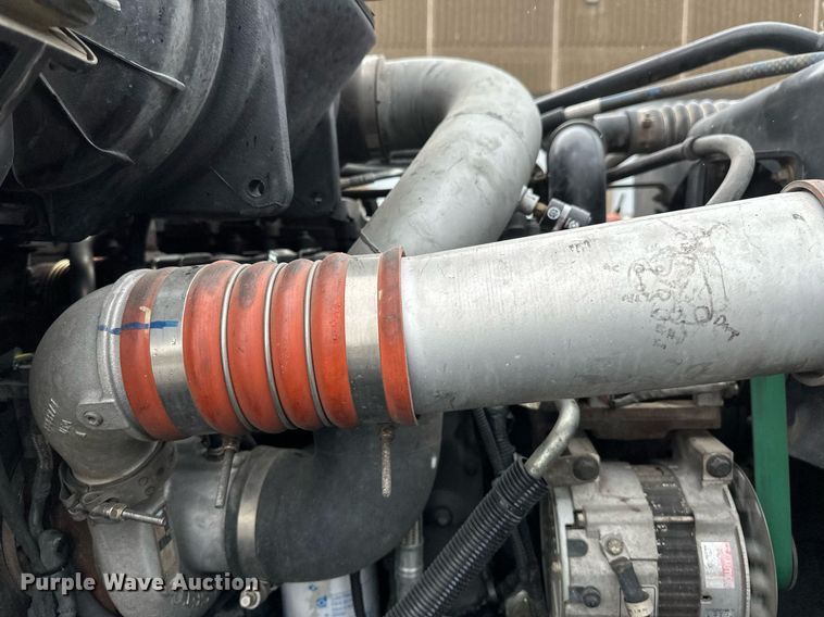 image for item EB2504 2009 Kenworth T370 digger derrick truck