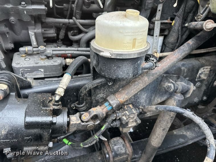 image for item EB2504 2009 Kenworth T370 digger derrick truck