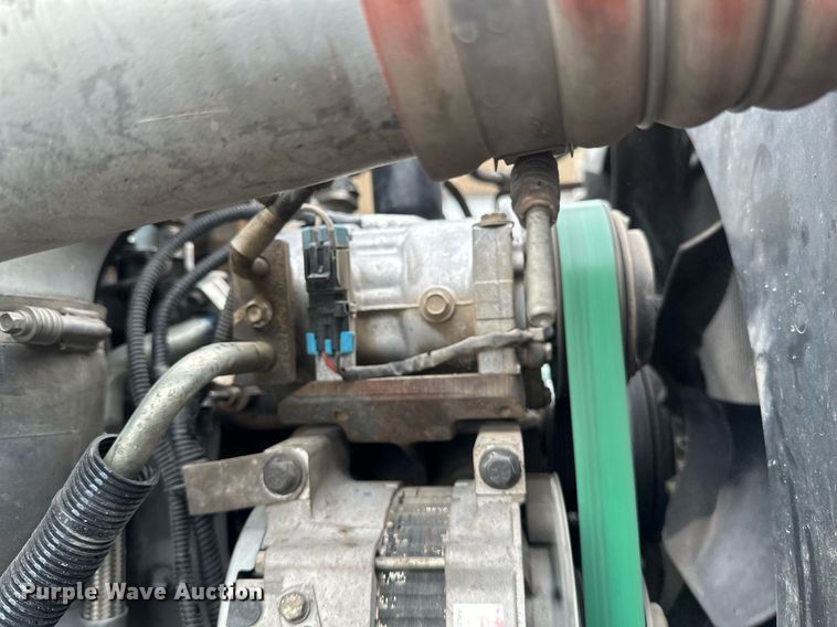 image for item EB2504 2009 Kenworth T370 digger derrick truck