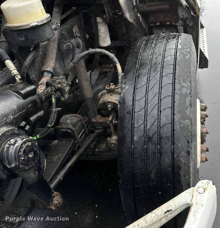 image for item EB2504 2009 Kenworth T370 digger derrick truck