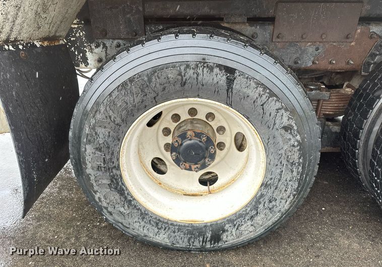 image for item EB2504 2009 Kenworth T370 digger derrick truck