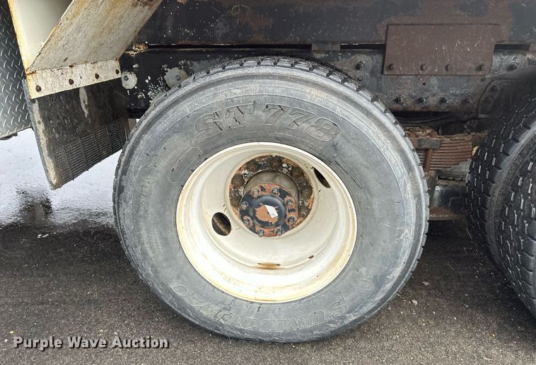 image for item EB2504 2009 Kenworth T370 digger derrick truck