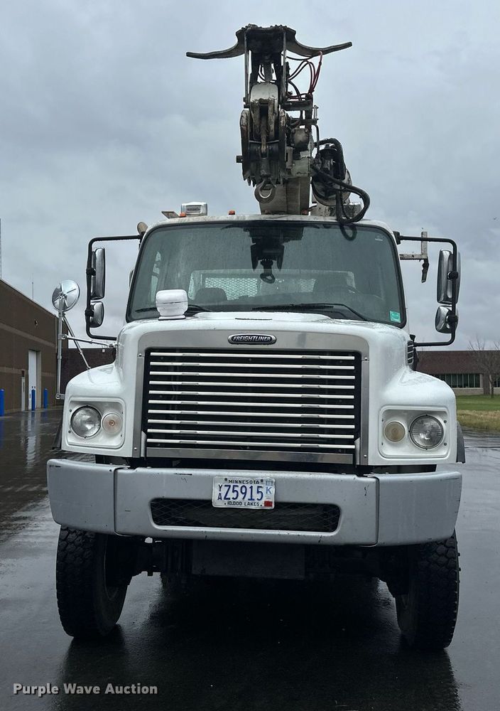 image for item EB2505 2008 Freightliner Business Class M2 digger derrick truck