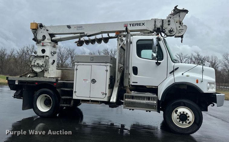image for item EB2505 2008 Freightliner Business Class M2 digger derrick truck