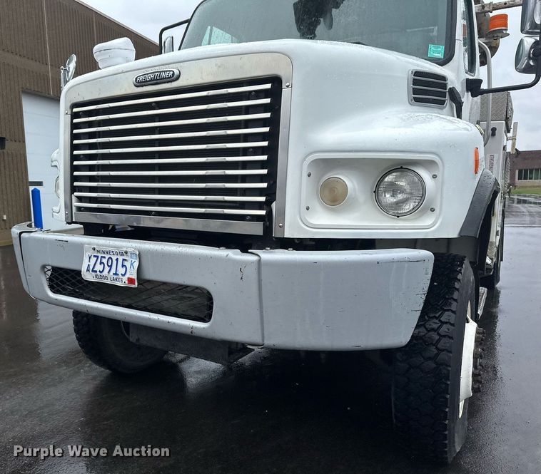 image for item EB2505 2008 Freightliner Business Class M2 digger derrick truck