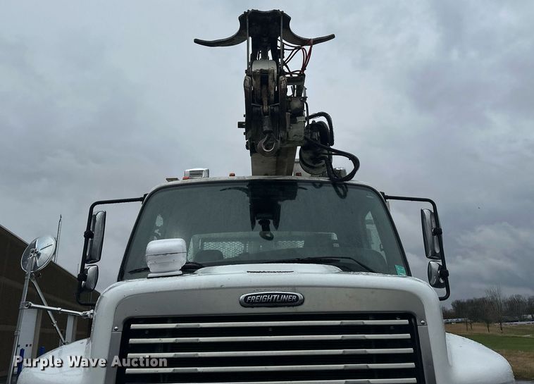 image for item EB2505 2008 Freightliner Business Class M2 digger derrick truck