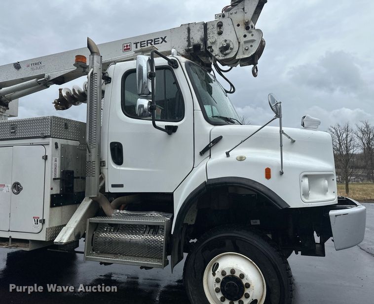 image for item EB2505 2008 Freightliner Business Class M2 digger derrick truck