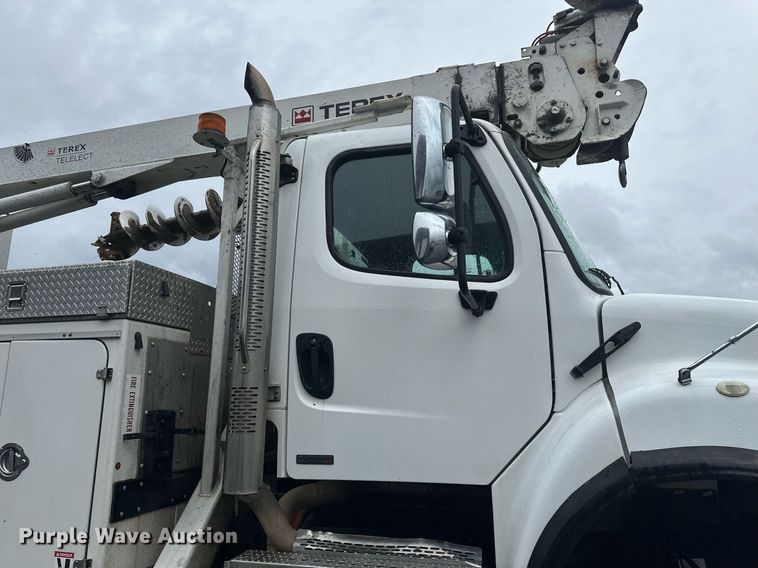 image for item EB2505 2008 Freightliner Business Class M2 digger derrick truck