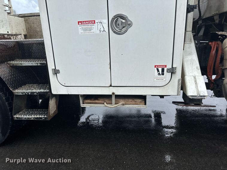 image for item EB2505 2008 Freightliner Business Class M2 digger derrick truck