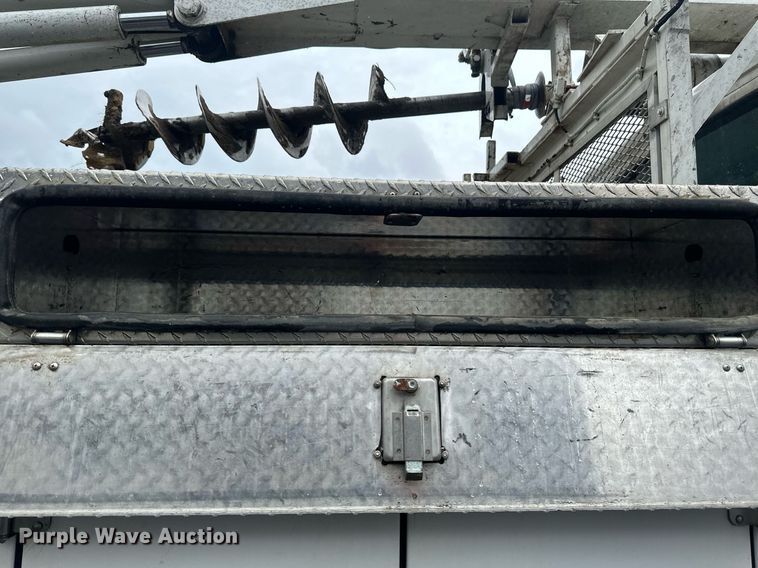 image for item EB2505 2008 Freightliner Business Class M2 digger derrick truck