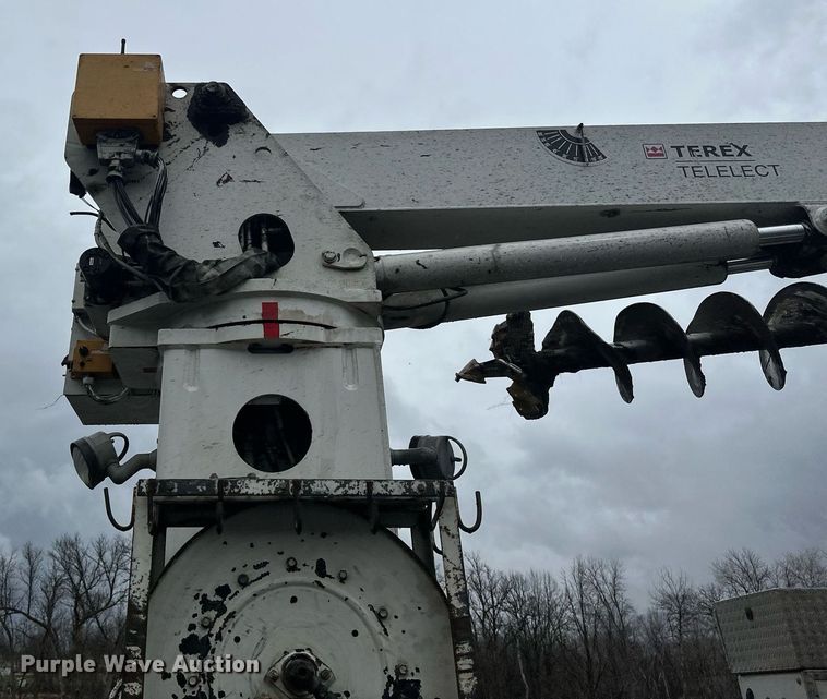 image for item EB2505 2008 Freightliner Business Class M2 digger derrick truck