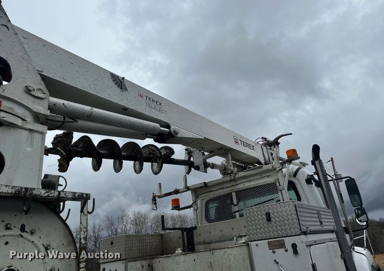 image for item EB2505 2008 Freightliner Business Class M2 digger derrick truck